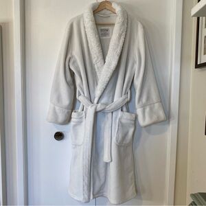 P.J. Salvage Let’s Get Cozy Plush White Robe Small